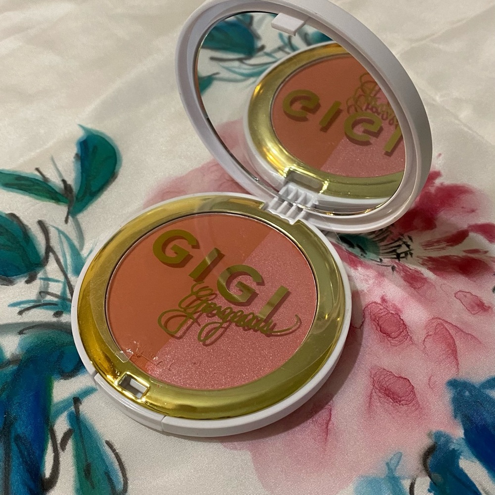 ******SOLD*********Blush Duo GIGI Gorgeous Authentic/ Pride